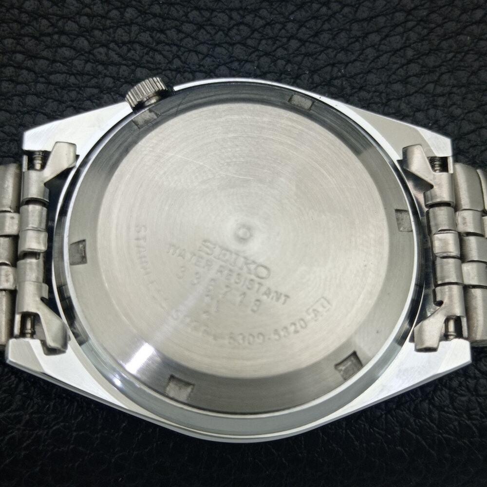Vintage 1979 Seiko Automatic Mens Silver Watch W/daydate & Black accents - Picture 8 of 9